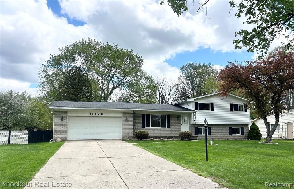 11428 Runnells Drive, Vienna Township, MI 48420 Main Photo