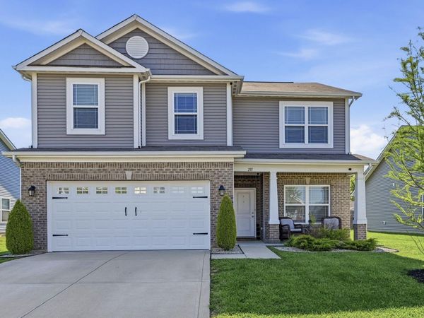 211 Thistlewood Drive, Greenfield, IN 46140