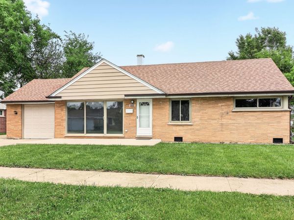 1125 SUFFOLK Avenue , Westchester, IL 60154