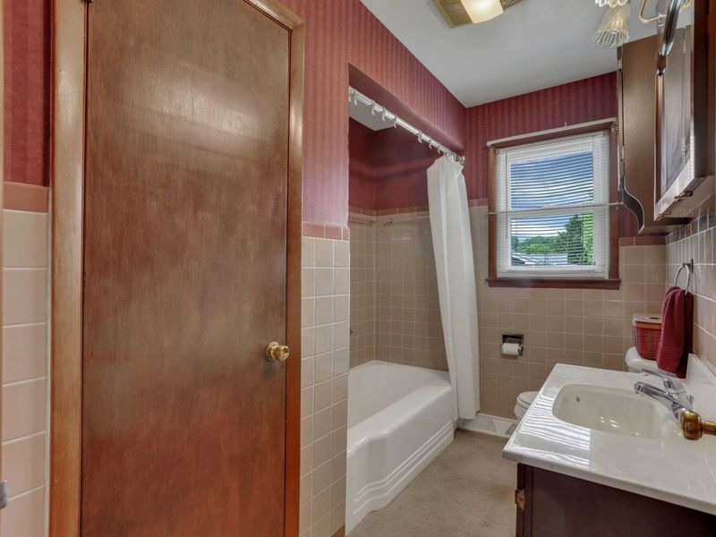 2466 Berne Street SE, Unit 8, Lancaster, OH 43130 Photo 21