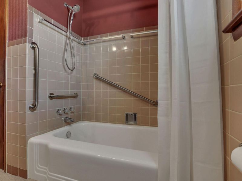 2466 Berne Street SE, Unit 8, Lancaster, OH 43130 Photo 22
