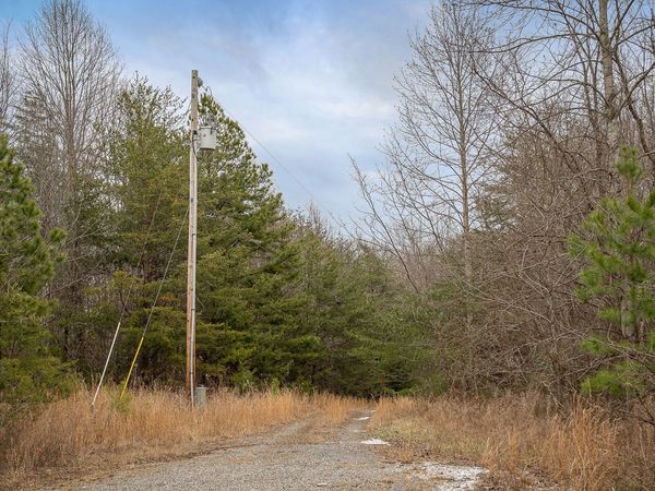 215 Edmonds Rd , Spencer, TN 38585