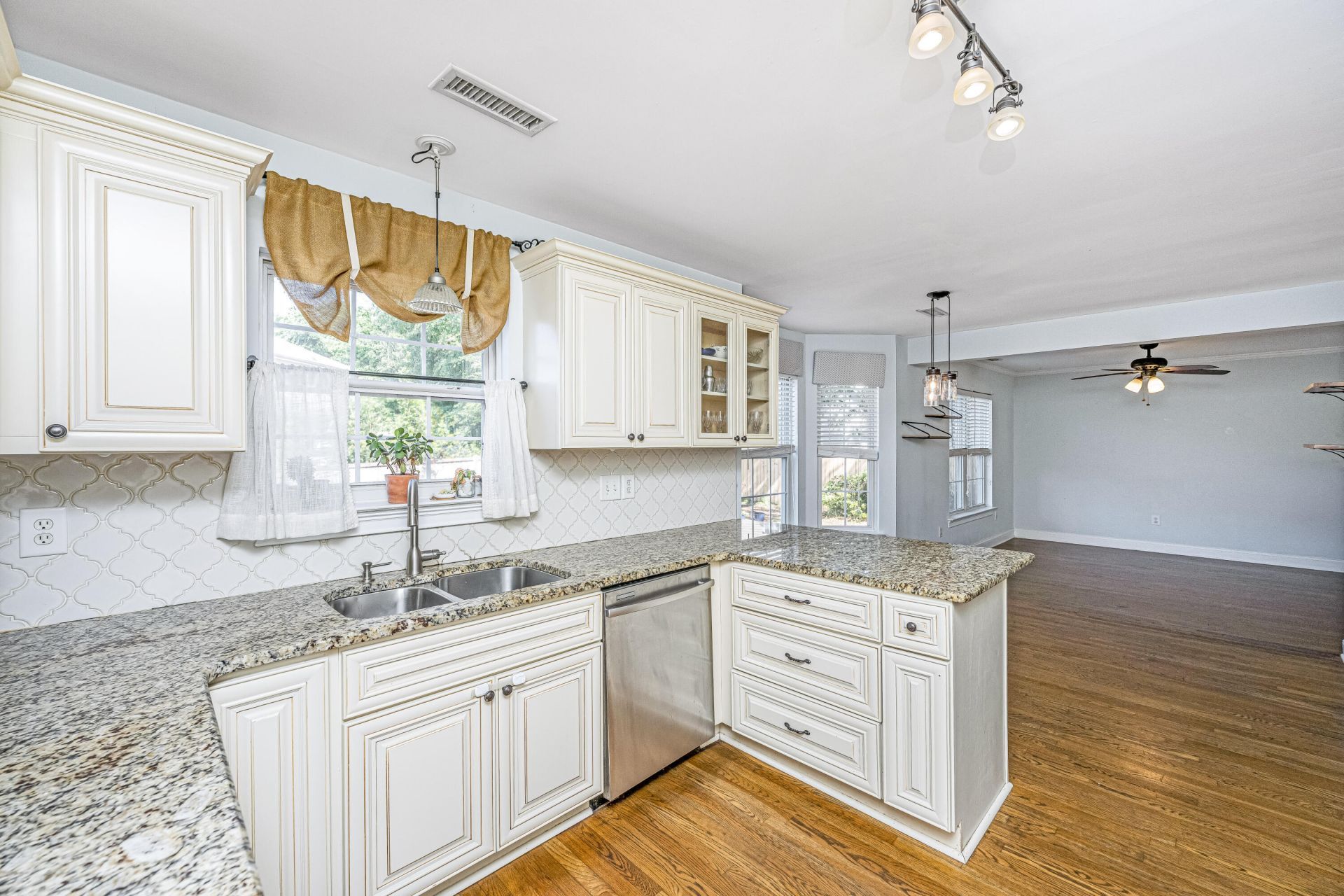 1097 Clearspring Drive Photo 18