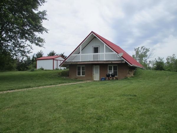 2049 Mallow Road, Frankfort, OH 45628
