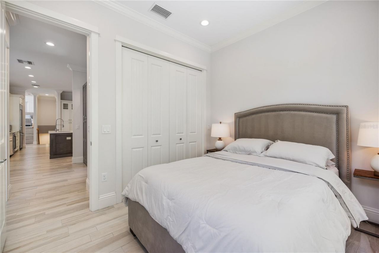3919 Roberts Point Road, Sarasota, FL 34242 Photo