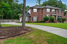 102 Kingfisher Court photo 4