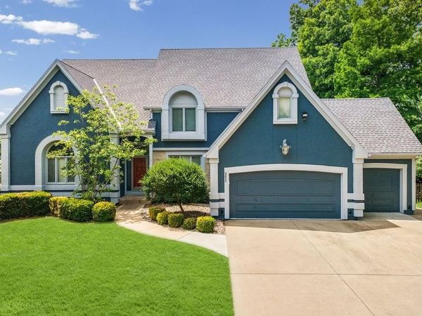 5820 Robinson Lane, Overland Park, KS 66202