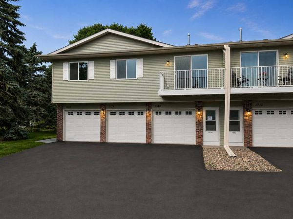 1030 Pond View Court, Vadnais Heights, MN 55127