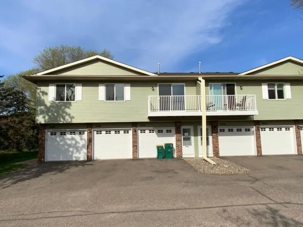 1030 Pond View Court, Vadnais Heights, MN 55127