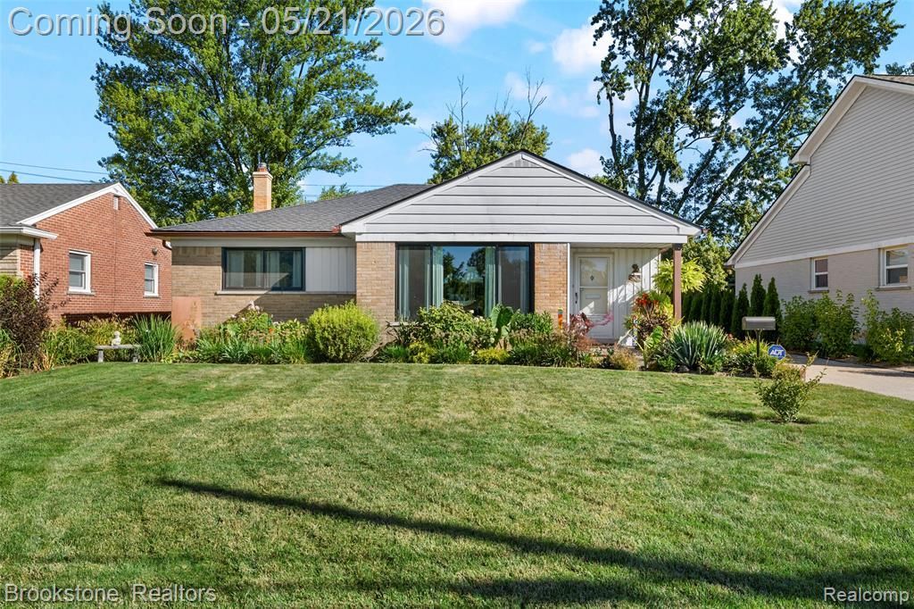18474 Beverly Road , Beverly Hills Vlg, MI 48025 Main Photo