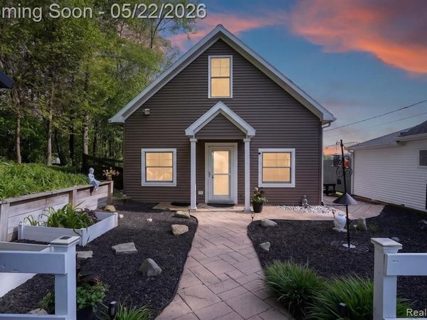 6548 Buckshore Drive, Hamburg Twp, MI 48189