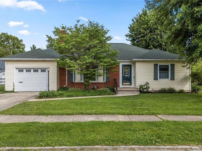 305 Bourbon Street, Blanchester, OH 45107 Photo 1