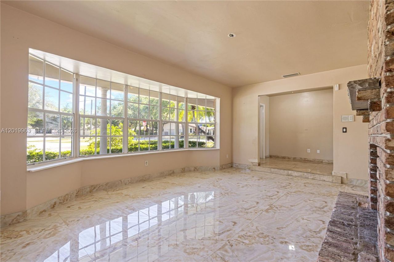 8200 SW 164th St, Palmetto Bay, FL 33157 Photo