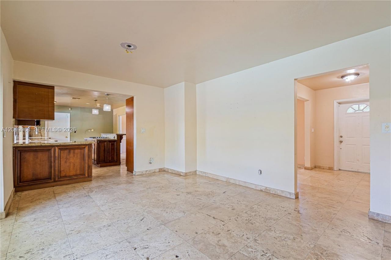 8200 SW 164th St, Palmetto Bay, FL 33157 Photo