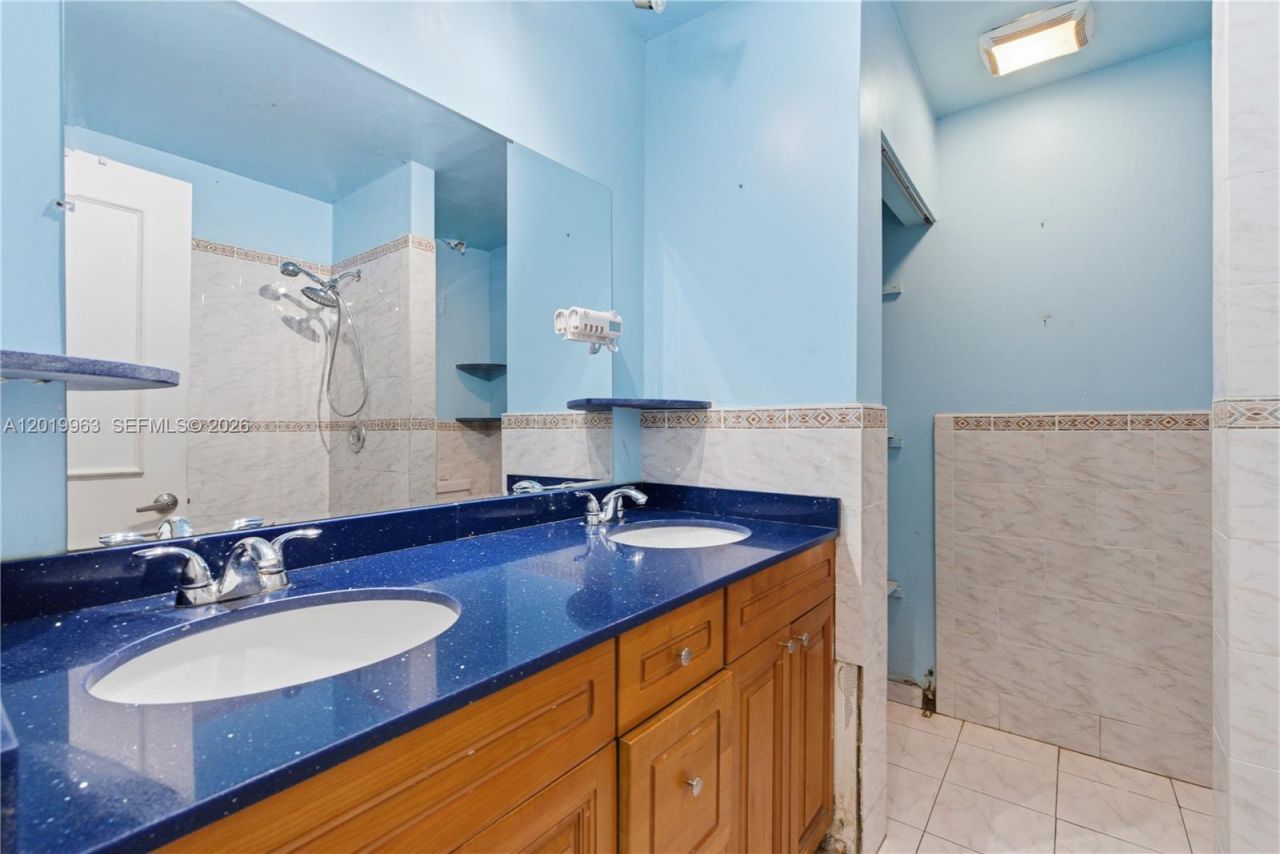 8200 SW 164th St, Palmetto Bay, FL 33157 Photo