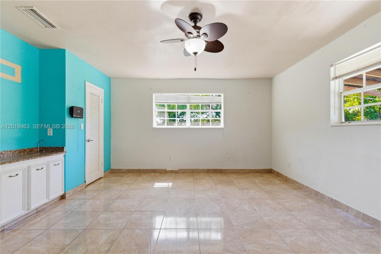 8200 SW 164th St, Palmetto Bay, FL 33157 Photo