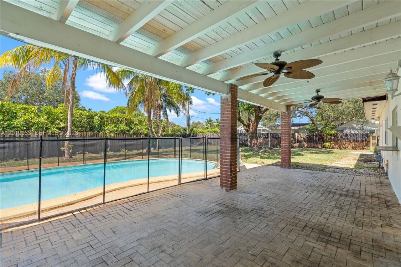 8200 SW 164th St, Palmetto Bay, FL 33157 Photo