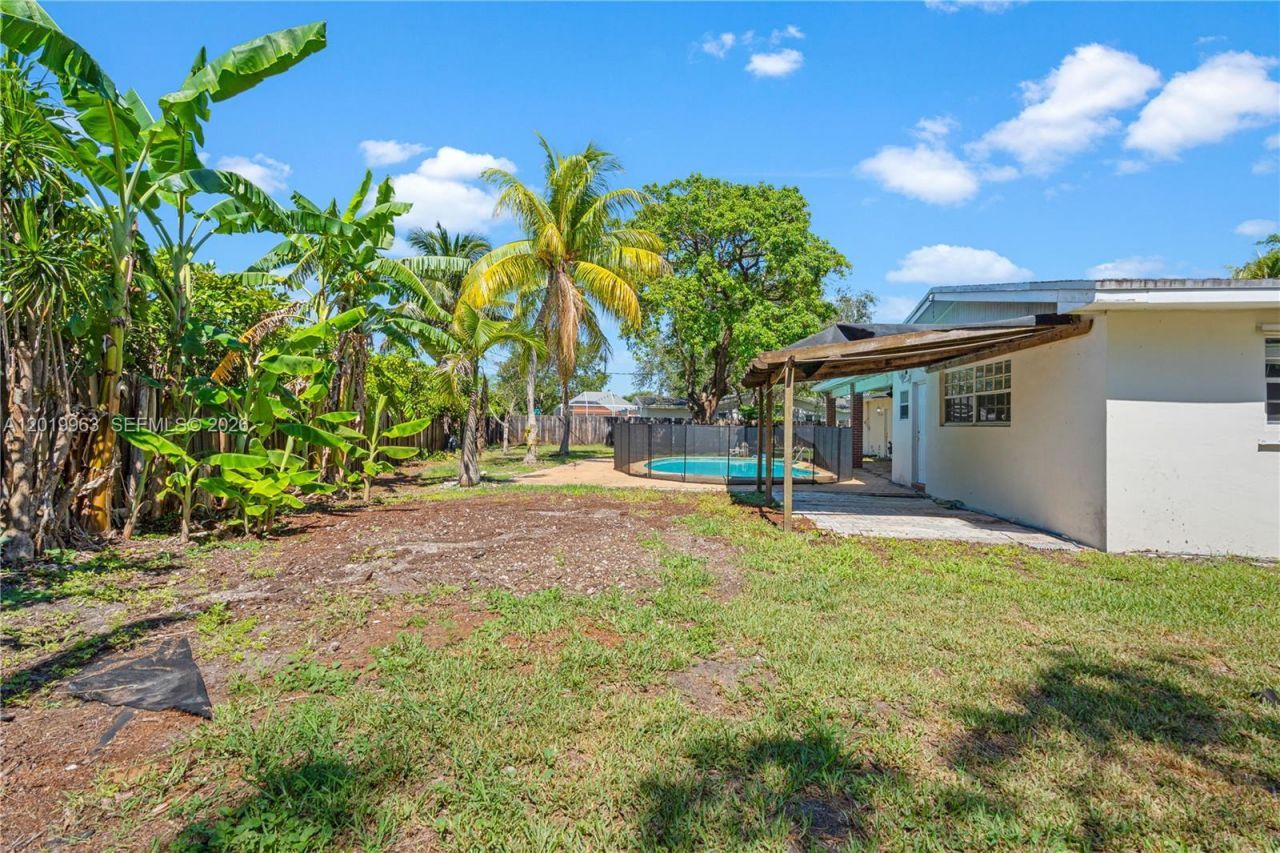 8200 SW 164th St, Palmetto Bay, FL 33157 Photo
