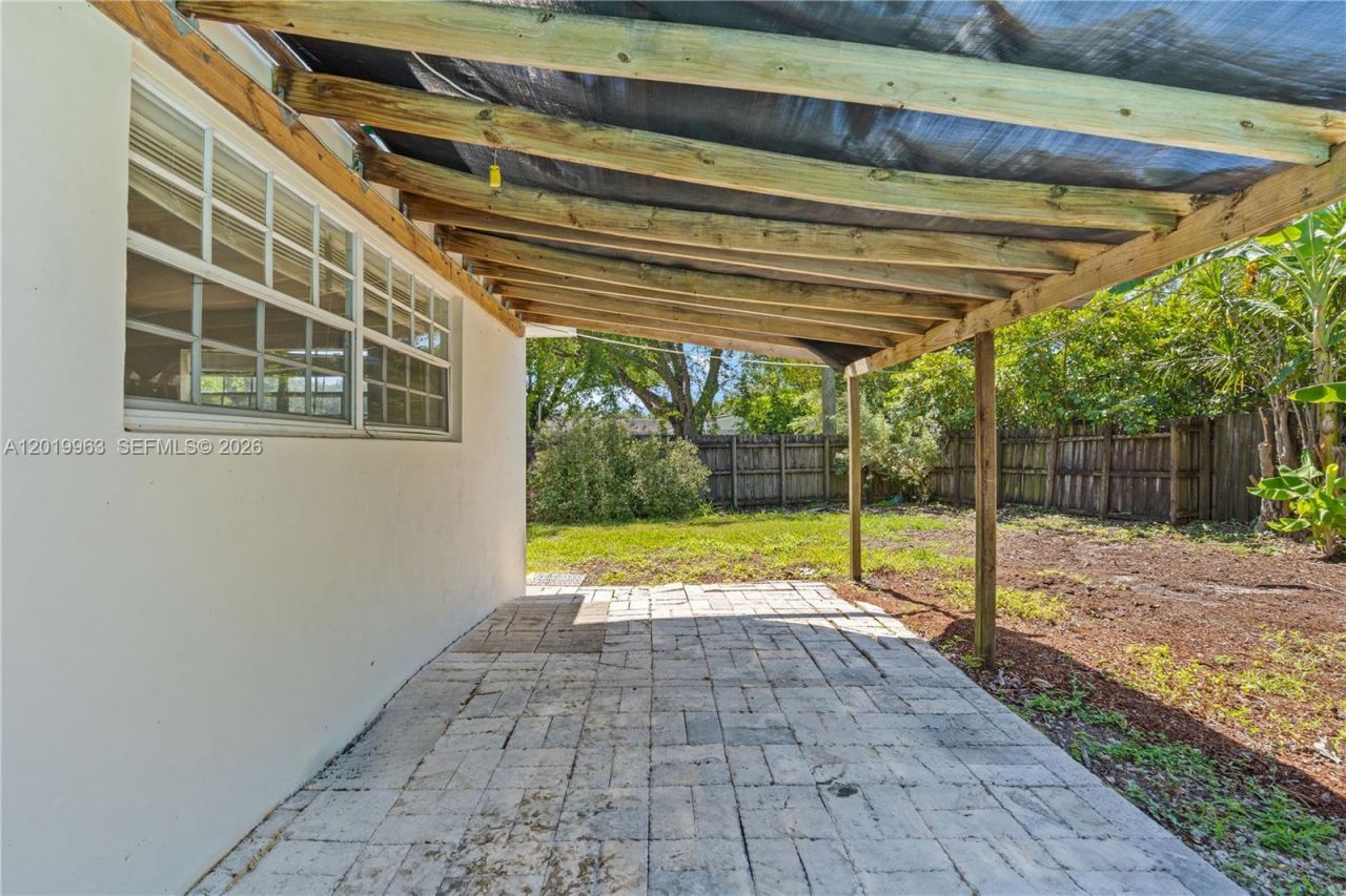 8200 SW 164th St, Palmetto Bay, FL 33157 Photo