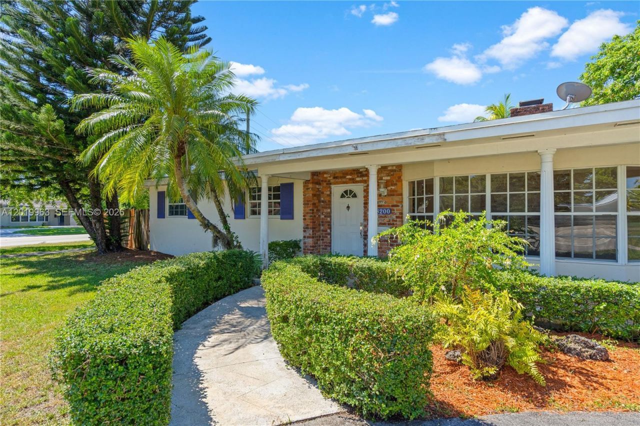 8200 SW 164th St, Palmetto Bay, FL 33157 Photo