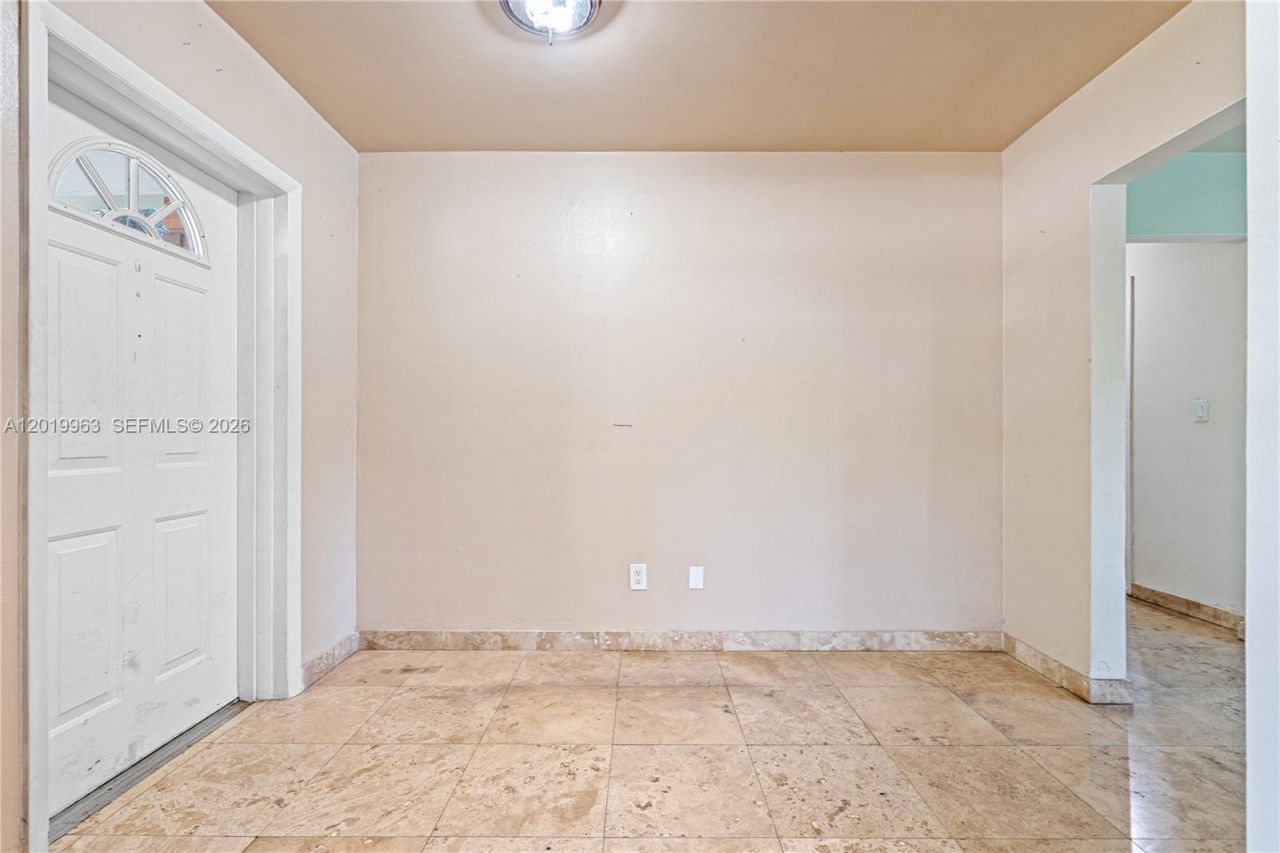 8200 SW 164th St, Palmetto Bay, FL 33157 Photo