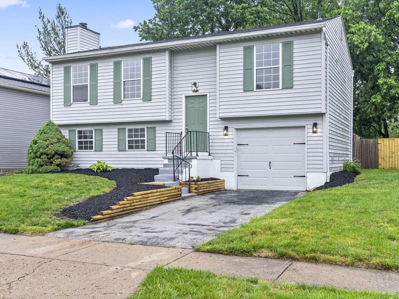 4046 Berryfield Drive, Columbus, OH 43230 Photo 3