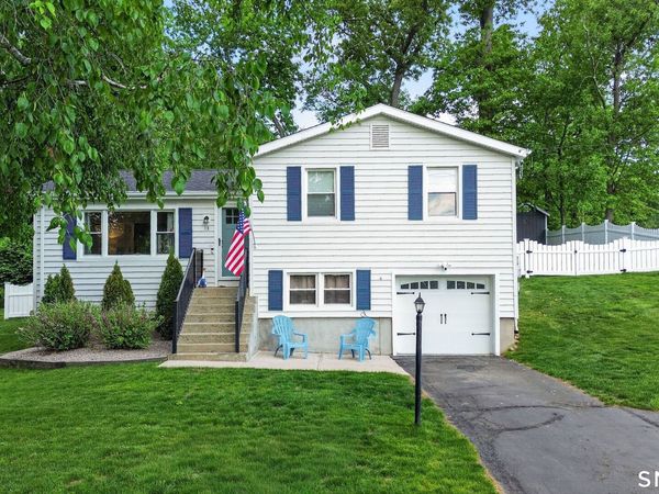 15 Riverside, Branford, CT 06405