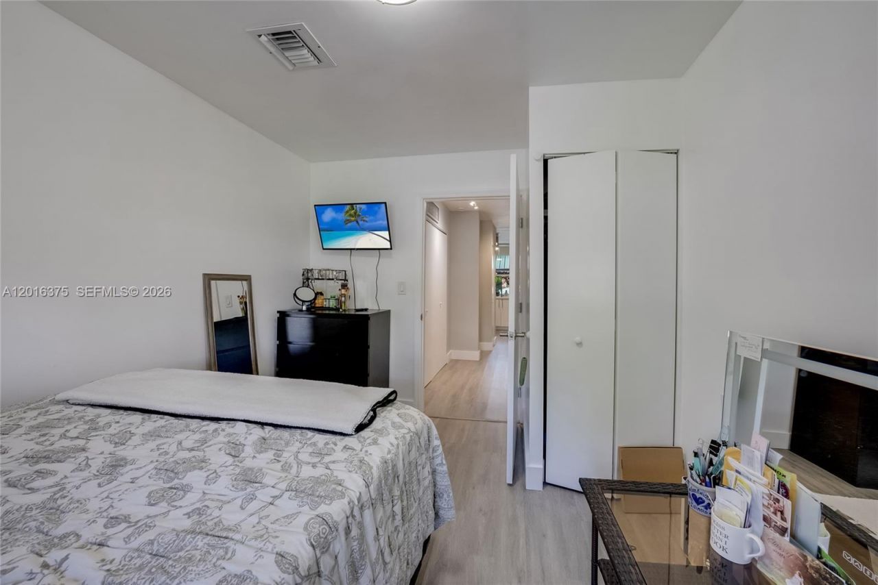 2747 Dewey St , Hollywood, FL 33020 Photo