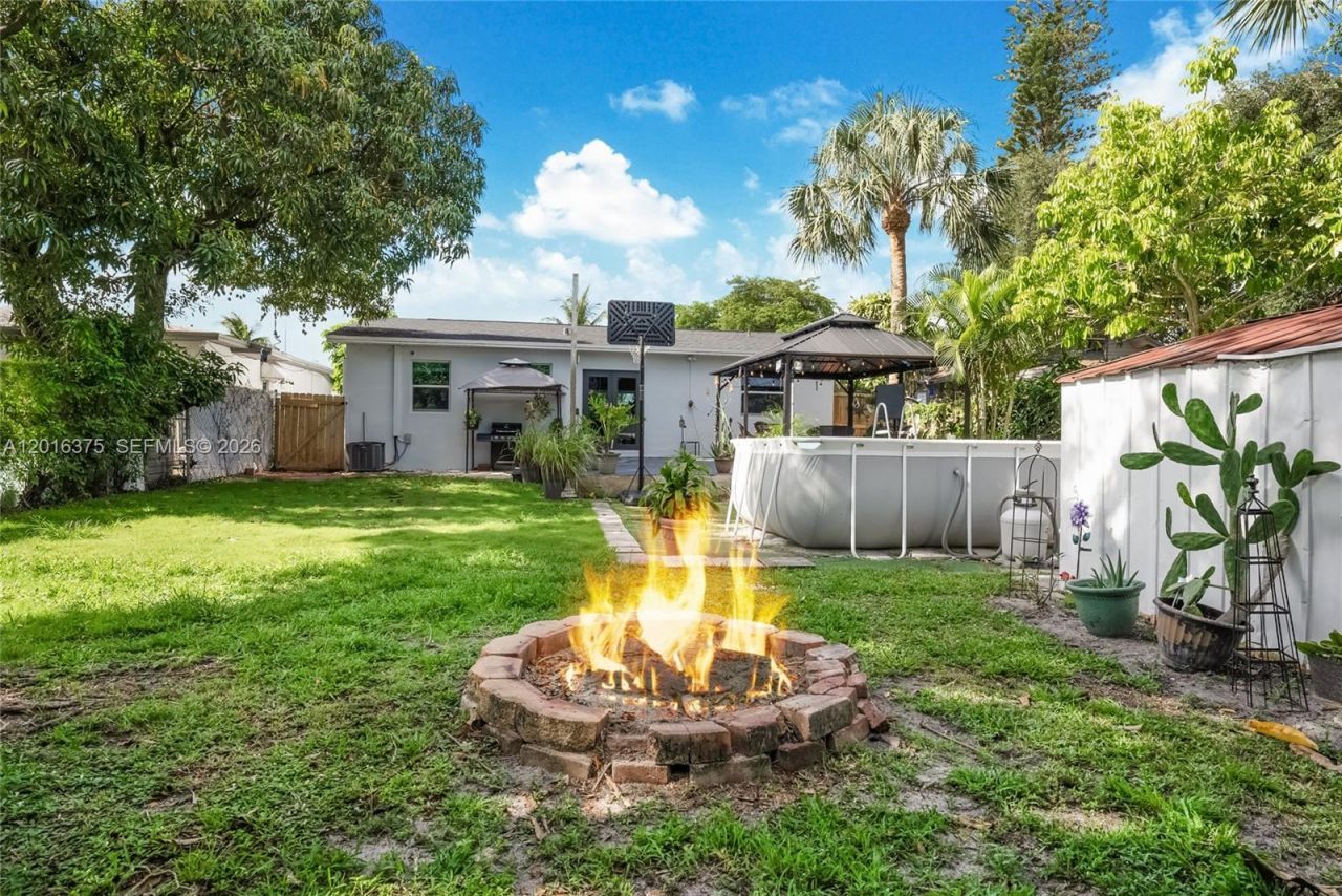 2747 Dewey St , Hollywood, FL 33020 Photo