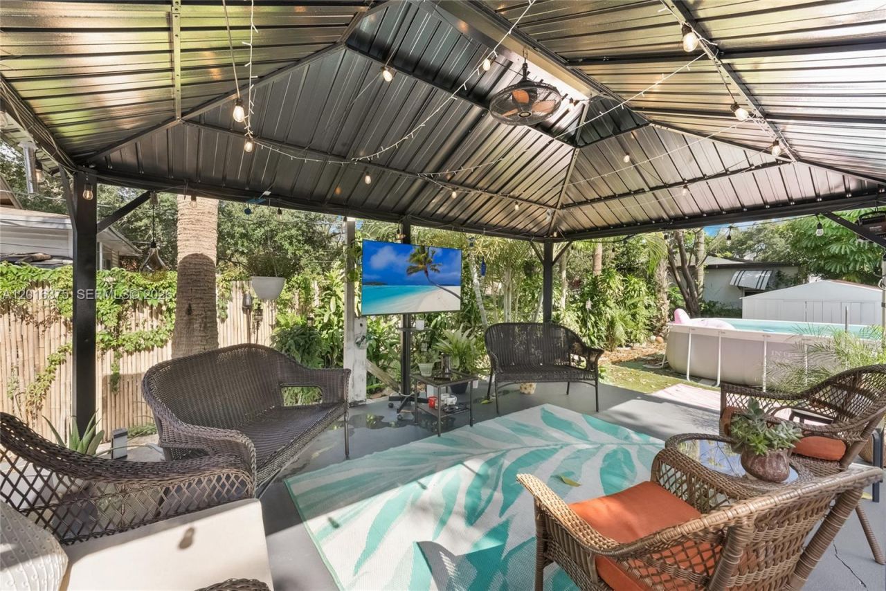 2747 Dewey St , Hollywood, FL 33020 Photo