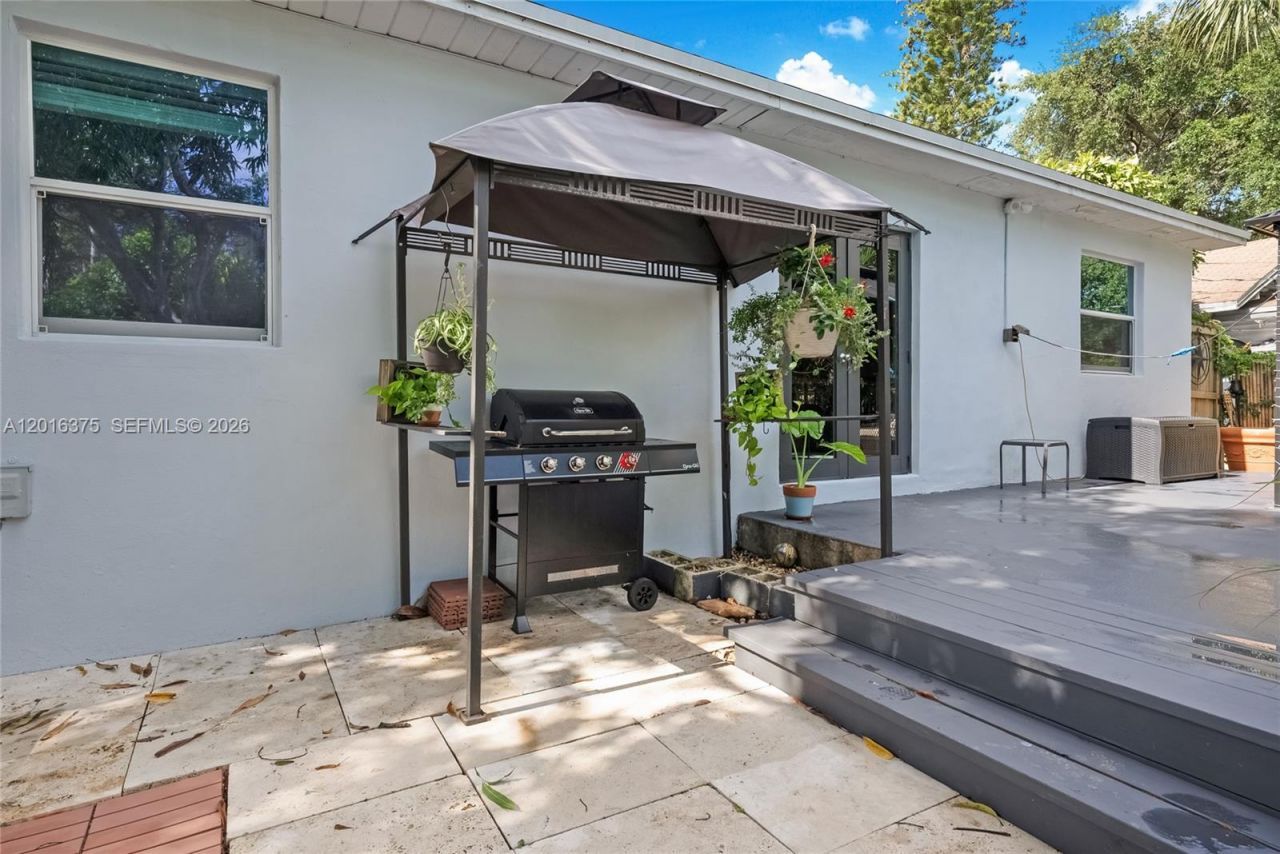2747 Dewey St , Hollywood, FL 33020 Photo