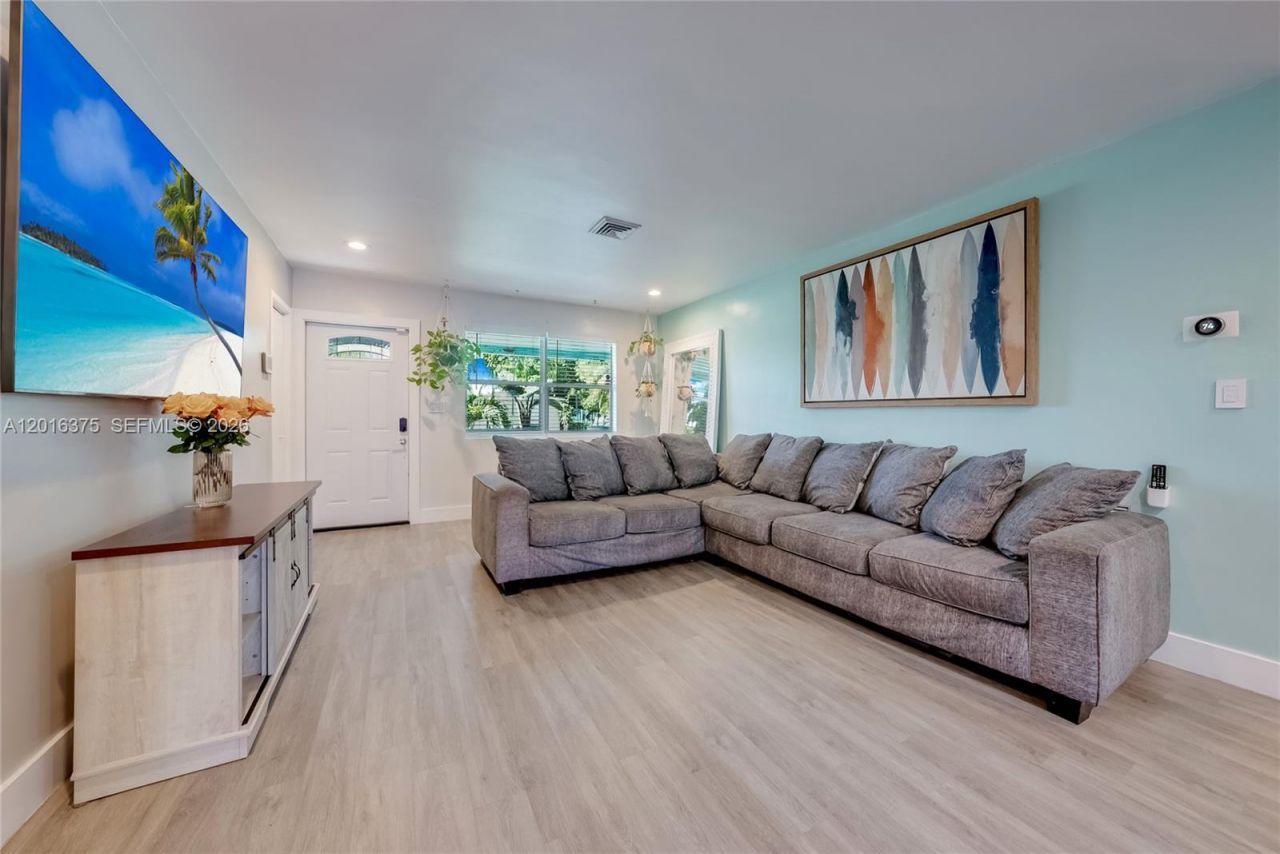 2747 Dewey St , Hollywood, FL 33020 Photo