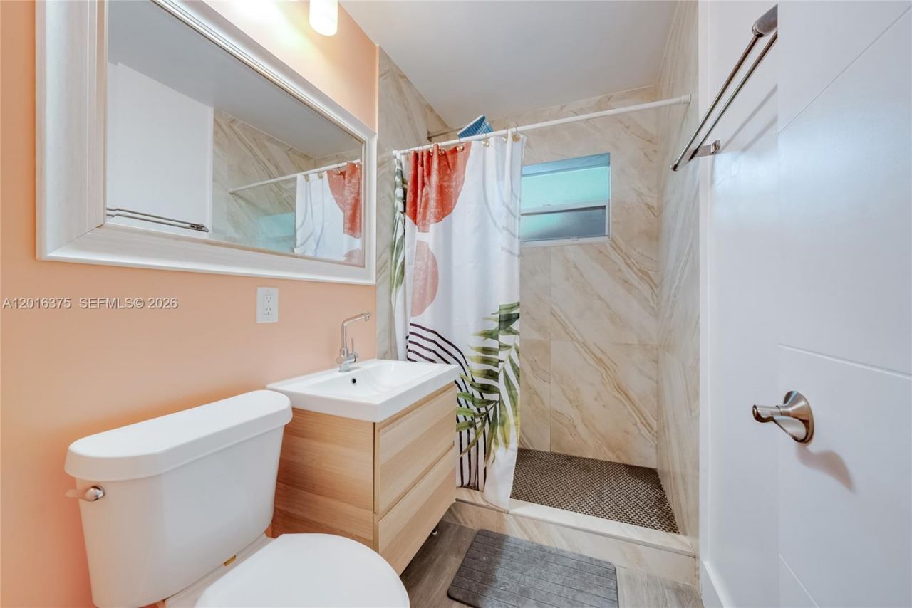 2747 Dewey St , Hollywood, FL 33020 Photo