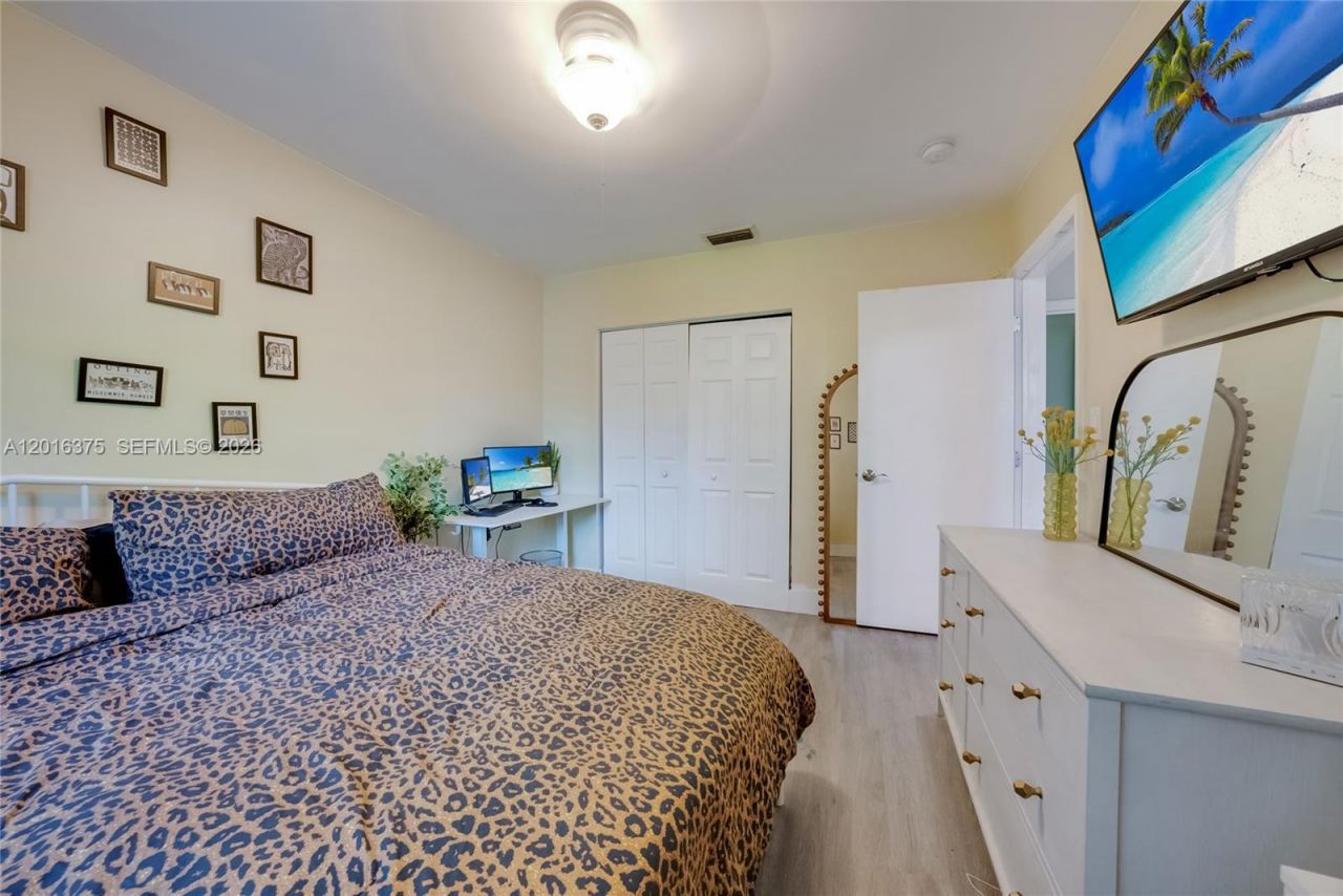 2747 Dewey St , Hollywood, FL 33020 Photo