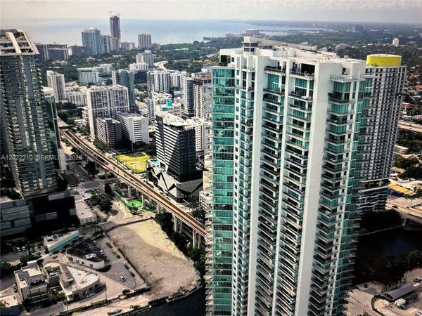 92 SW 3rd St , Unit 3703, Miami, FL 33130