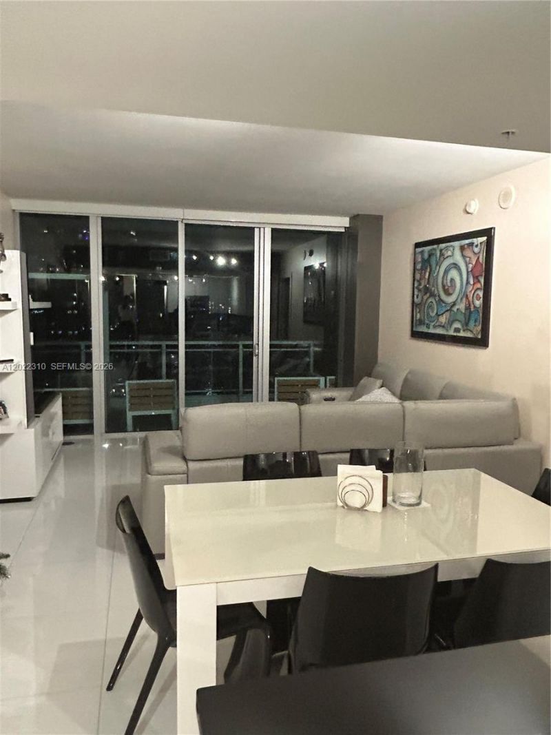 92 SW 3rd St , Unit 3703, Miami, FL 33130 Photo