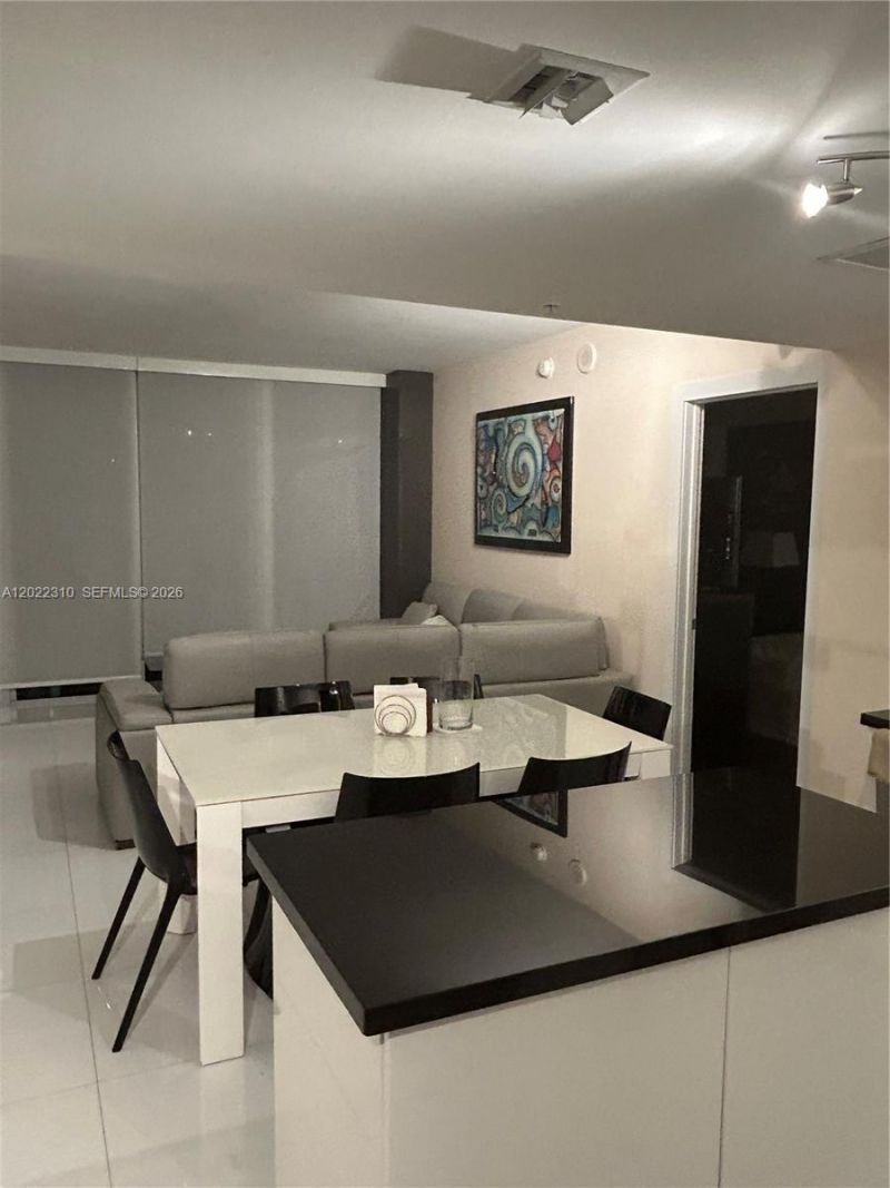92 SW 3rd St , Unit 3703, Miami, FL 33130 Photo