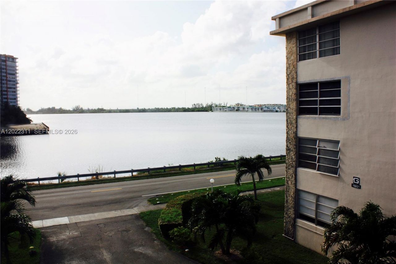 18555 NE 14th Ave , Unit 702A, Miami, FL 33179 Photo