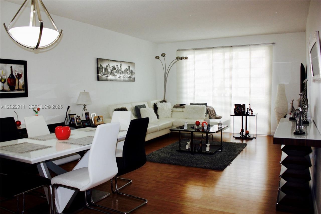 18555 NE 14th Ave , Unit 702A, Miami, FL 33179 Photo