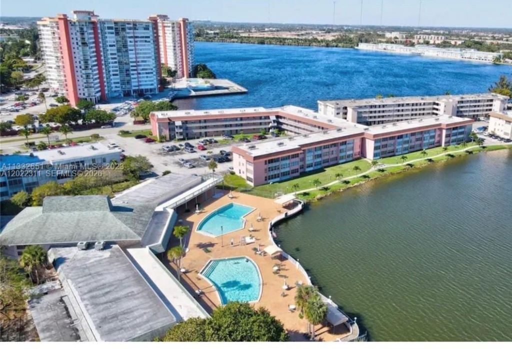 18555 NE 14th Ave , Unit 702A, Miami, FL 33179 Photo