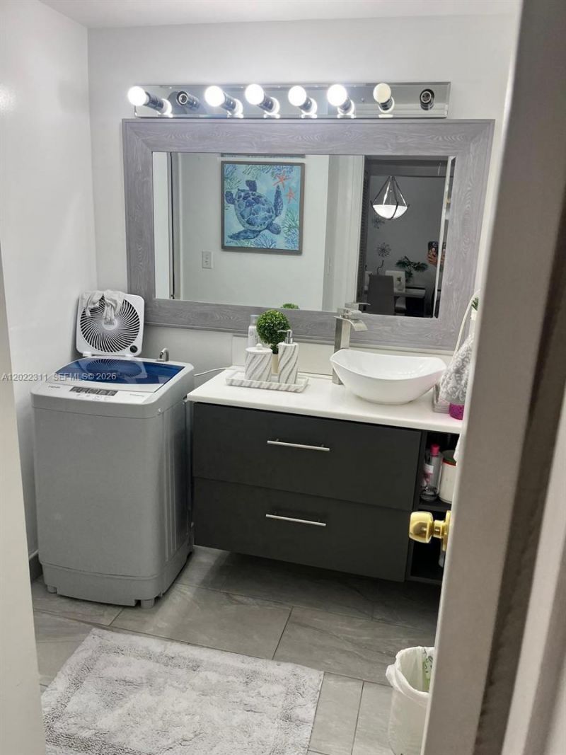 18555 NE 14th Ave , Unit 702A, Miami, FL 33179 Photo