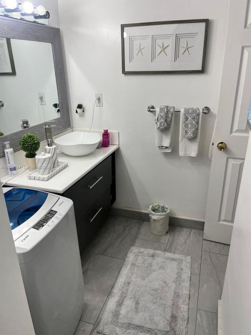 18555 NE 14th Ave , Unit 702A, Miami, FL 33179 Photo