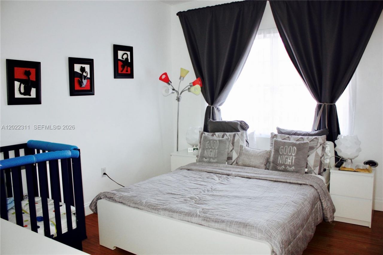18555 NE 14th Ave , Unit 702A, Miami, FL 33179 Photo