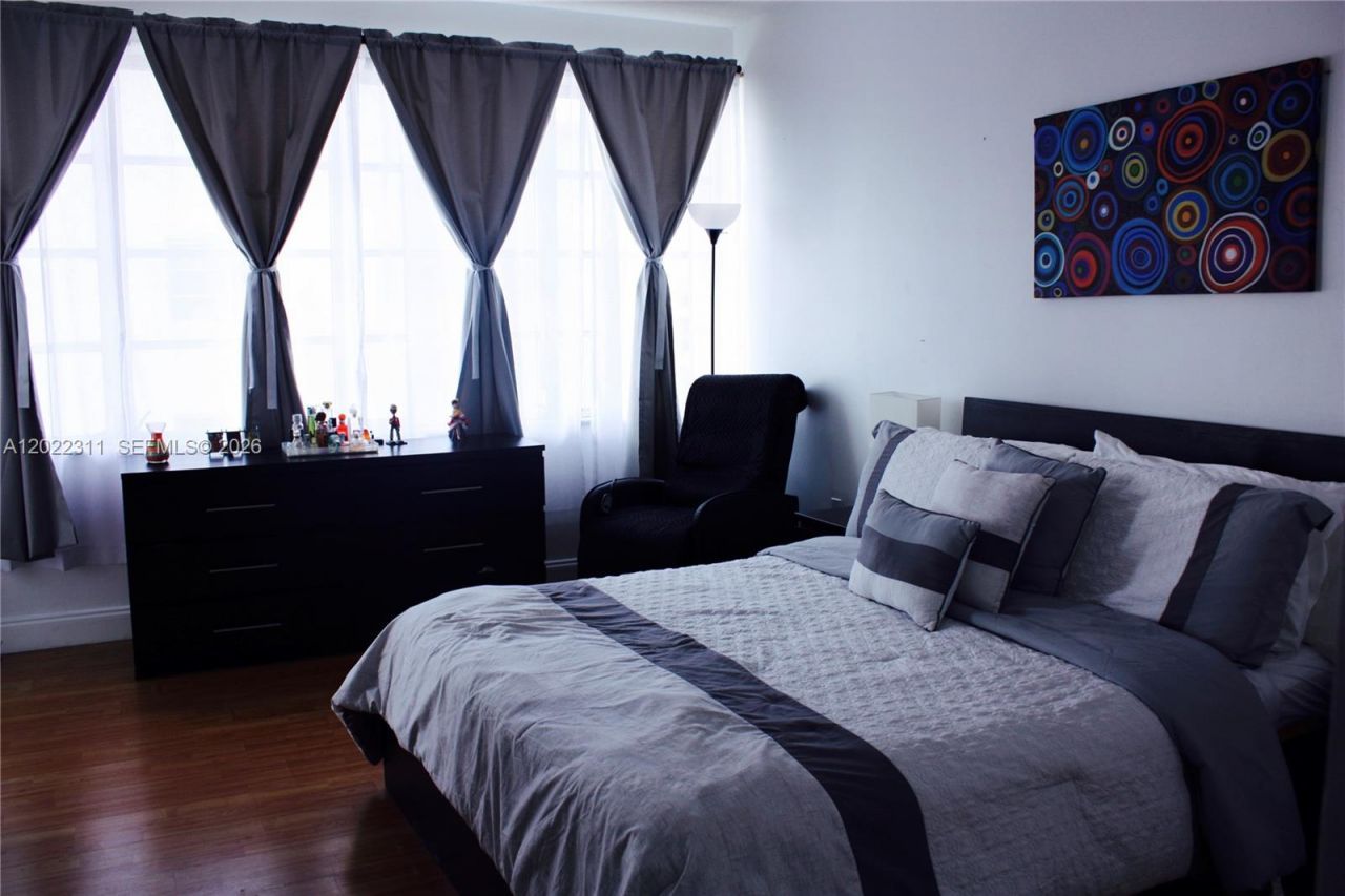 18555 NE 14th Ave , Unit 702A, Miami, FL 33179 Photo