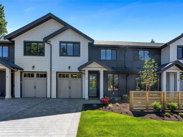 3333 Henderson Rd, Unit #3, Oak Bay, BC V8P 5A5