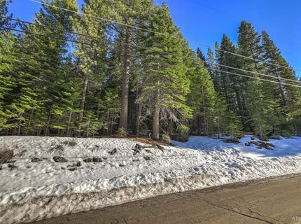 1607 Southern Pines Drive, South Lake Tahoe, CA 96150 Photo