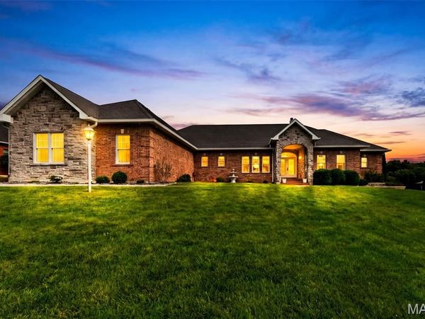 823 Ridge Road, Waterloo, IL 62298