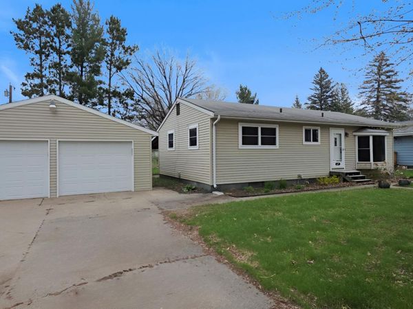 610 8th Avenue SW, Little Falls, MN 56345