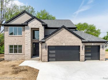 2828 S Livernois Road , Rochester Hills, MI 48307