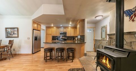 10666 Torrey Pine Road, Truckee, CA 96161 Photo